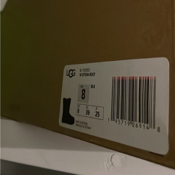 UGG boots - Picture 5 of 6